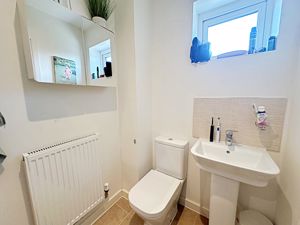 En-suite- click for photo gallery
